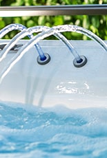Chorros de agua en jacuzzi